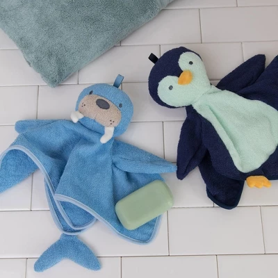 Manhattan Toy Penny Penguin Scrub-a-Dubbie Bathtime Puppet Washcloth For Infants, Toddlers And Kids - Image 3